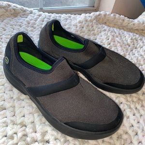 Oofos Oomg Eezee womens slip ons